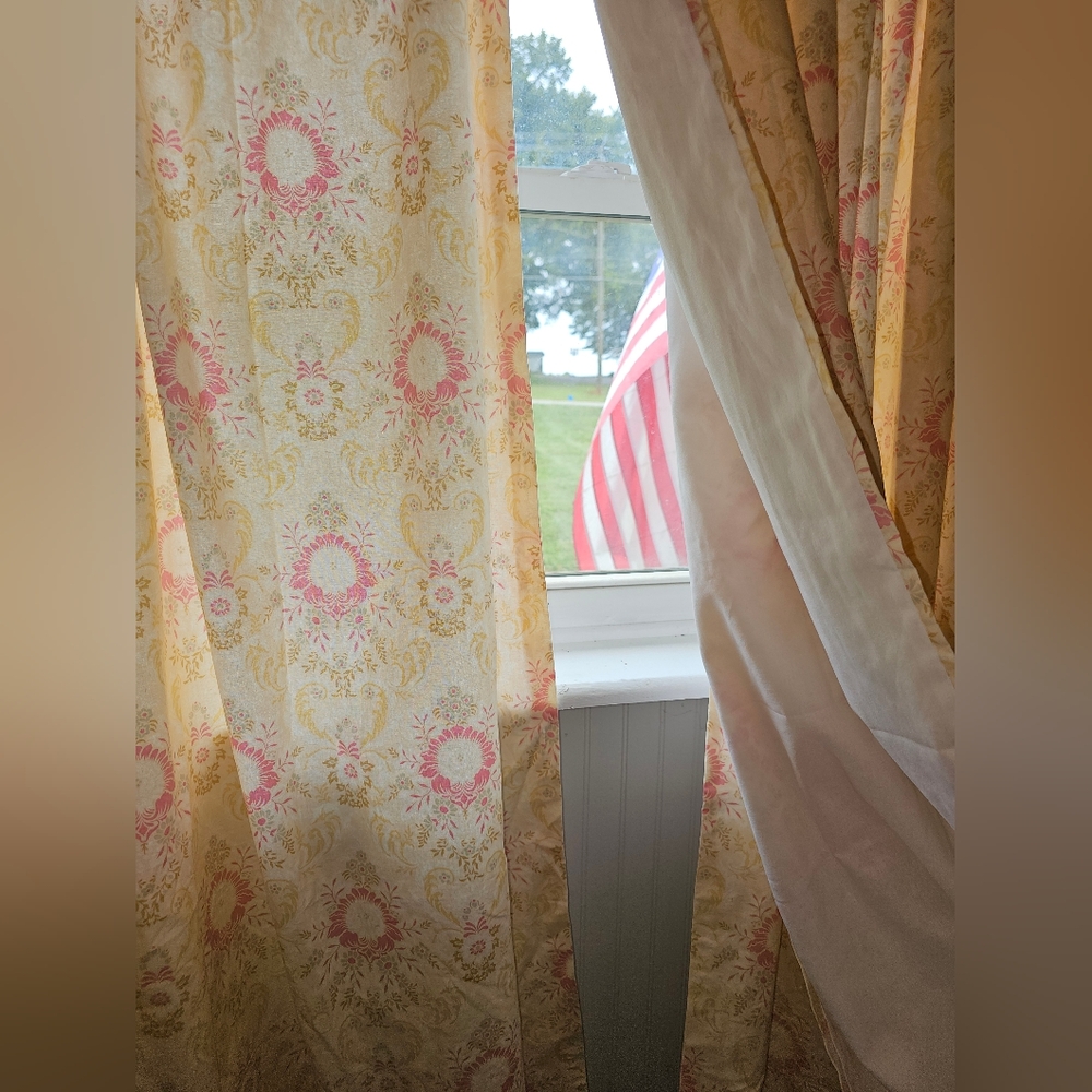 Like New Carousel Designs blush pink and green Tie-top Lined Drapes 4 Piece